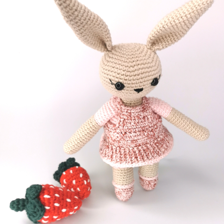 Free Bunny Amigurumi Crochet Pattern